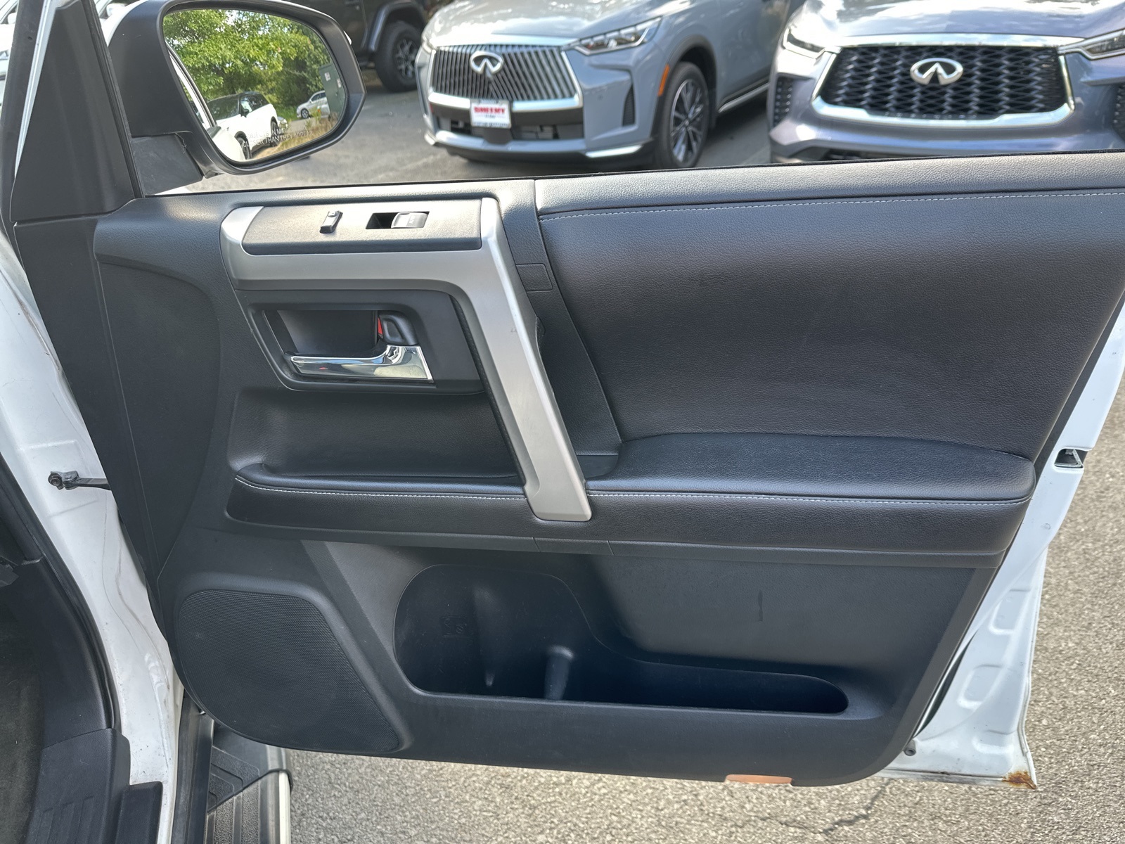 2016 Toyota 4Runner SR5 Premium 4WD photo 30