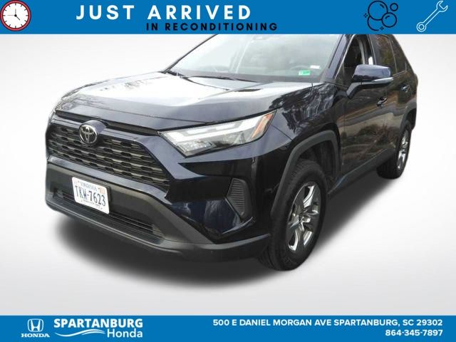 2024 Toyota RAV4 XLE's photo