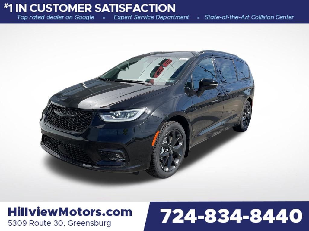 2026 Chrysler Pacifica Select's photo