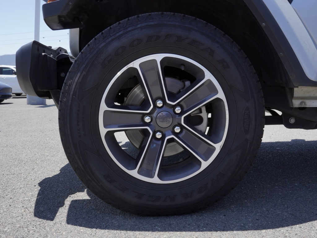 2023 Jeep Wrangler Sahara photo 10