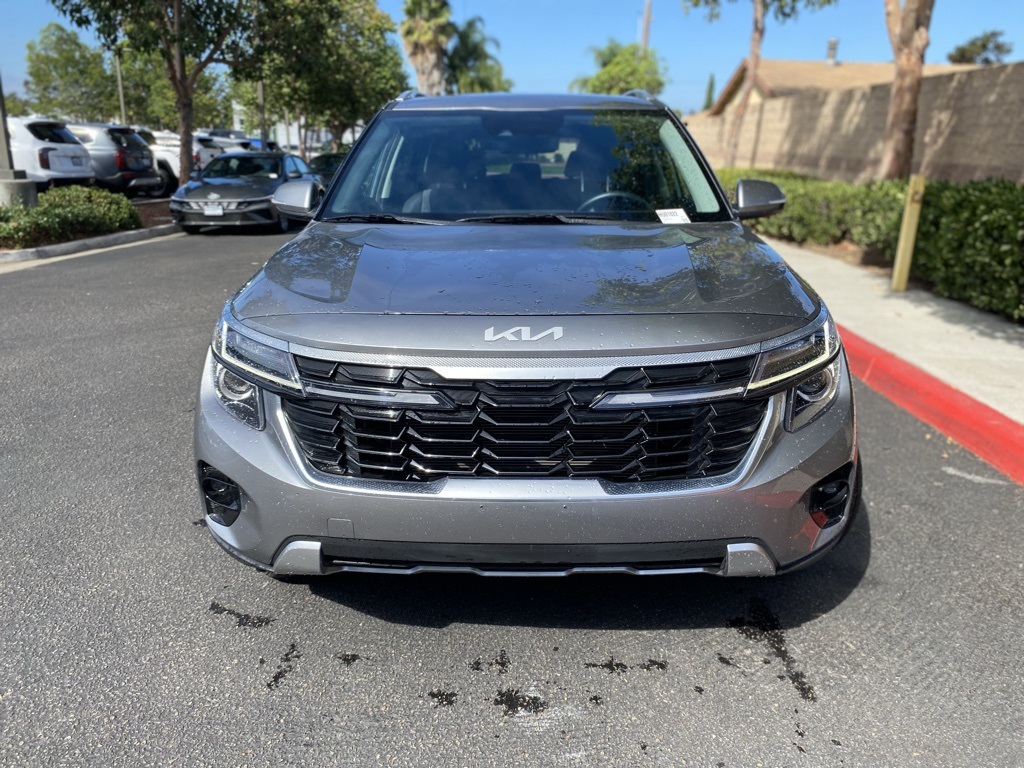 2024 Kia Seltos S photo 2