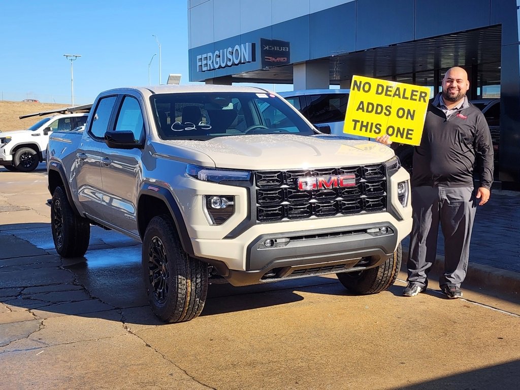 2026 GMC Canyon Elevation's photo
