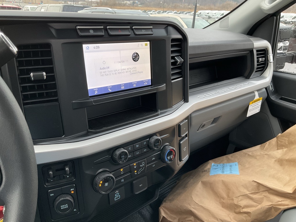 2024 Ford F-600 photo 9