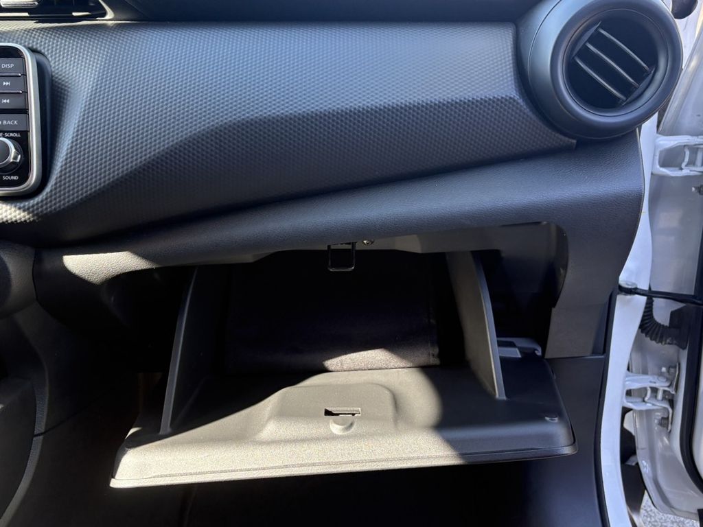 2024 Nissan Kicks S photo 31