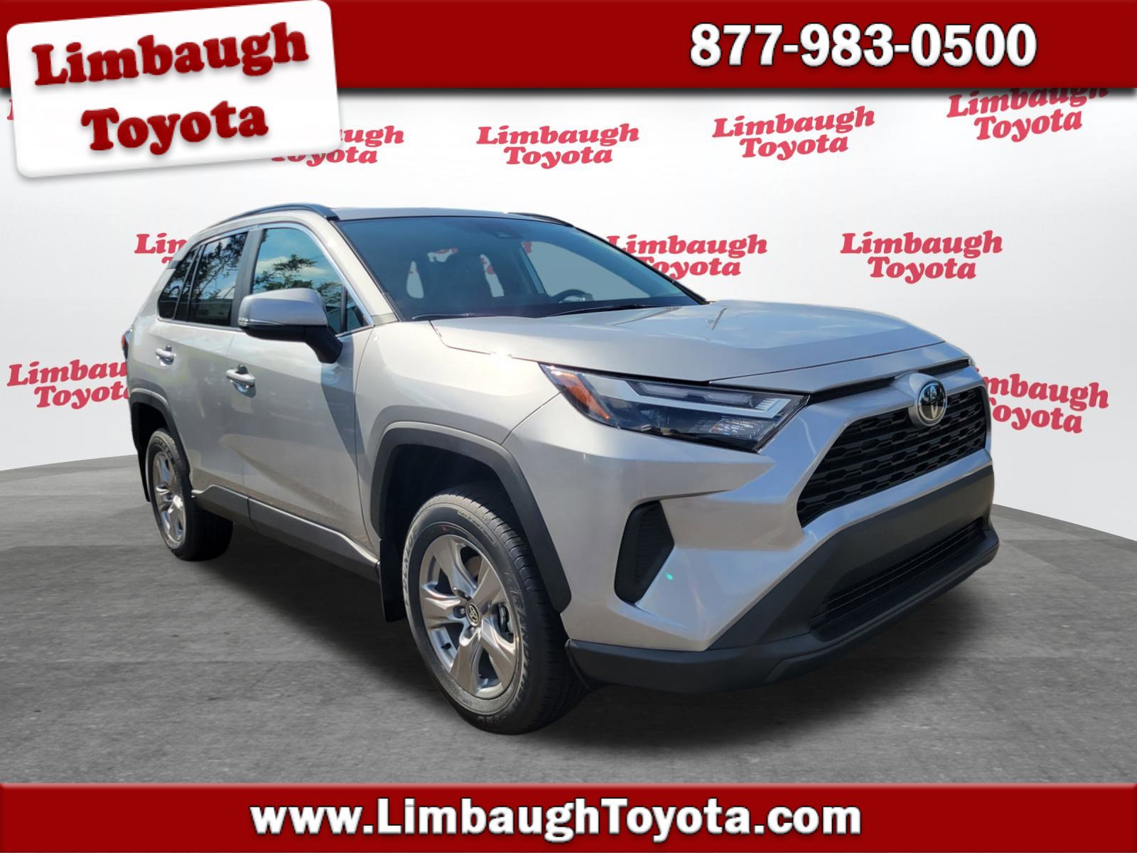 2025 Toyota RAV4 XLE's photo