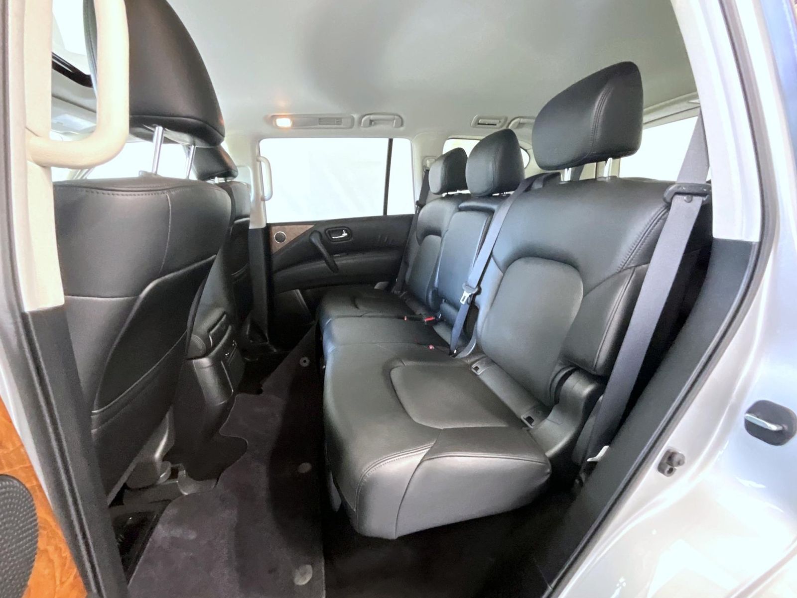 2024 Nissan Armada SL photo 17