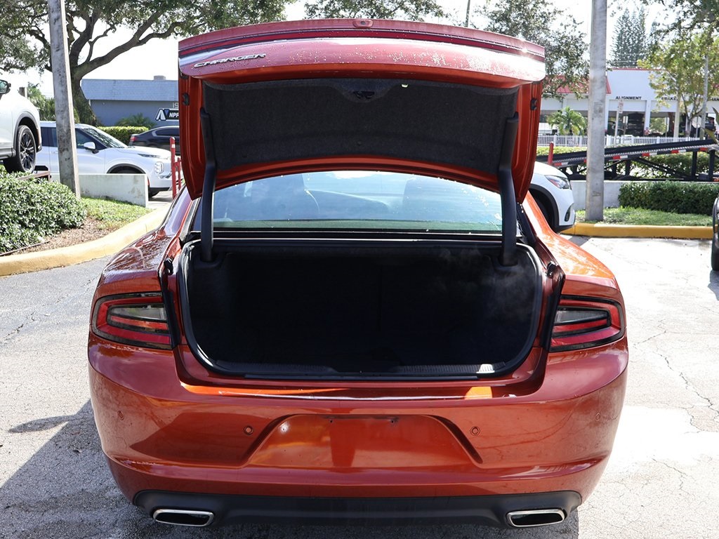 2022 Dodge Charger SXT photo 13