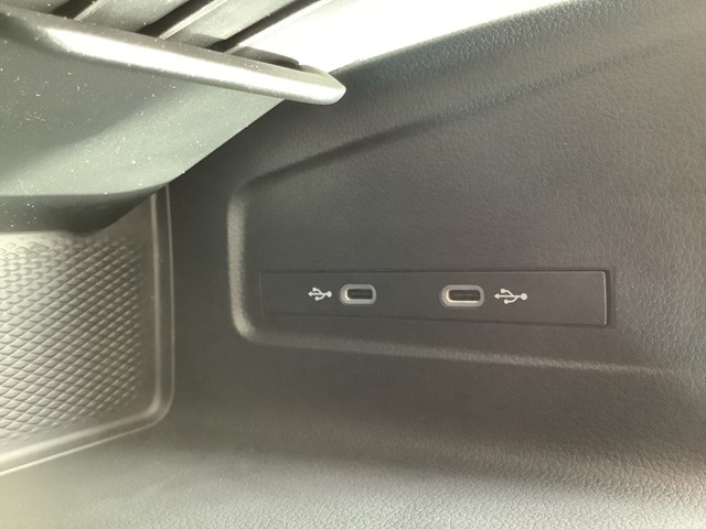 2025 Volkswagen Tiguan SE photo 20