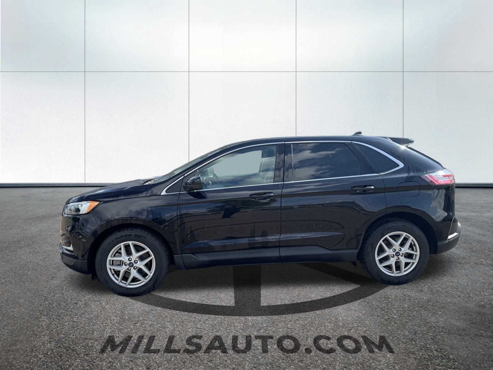 2022 Ford Edge SEL photo 6