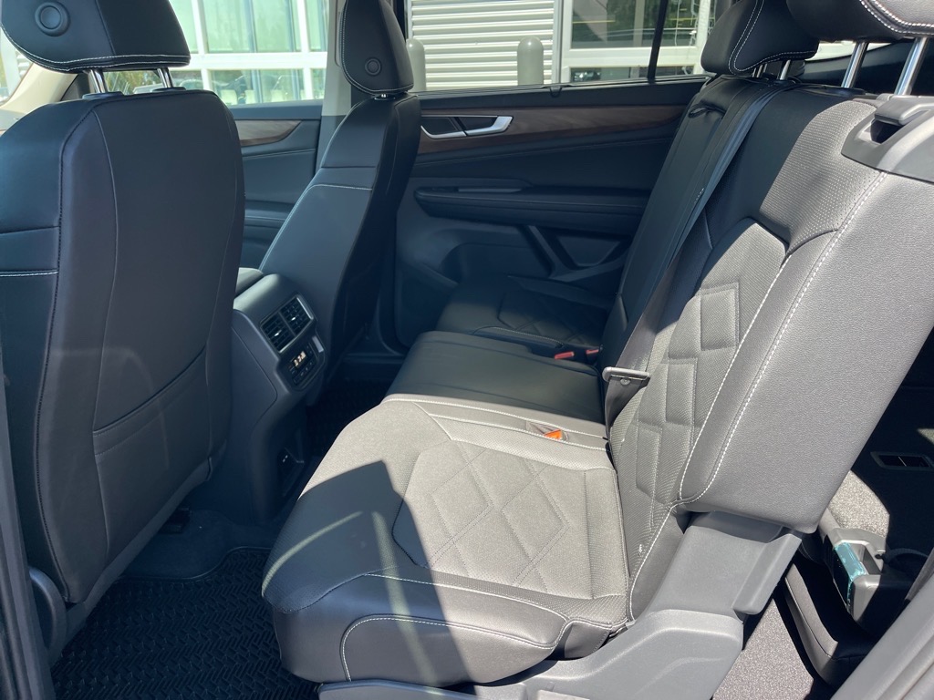2026 Volkswagen Atlas SE Technology photo 10
