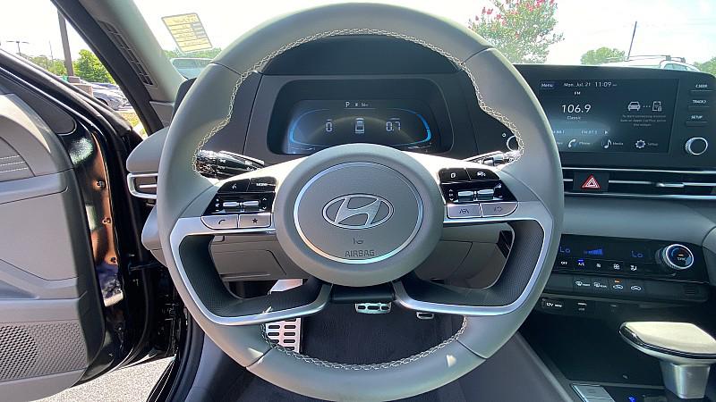2025 Hyundai Elantra SEL Sport photo 33