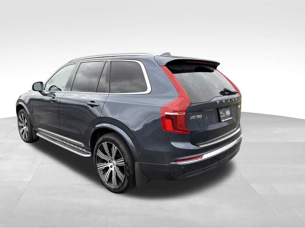 2025 Volvo XC90 Plus photo 2