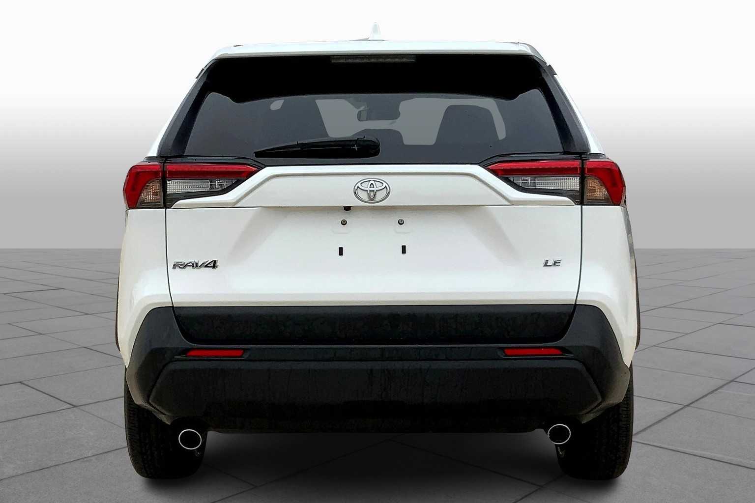 2025 Toyota RAV4 LE photo 2