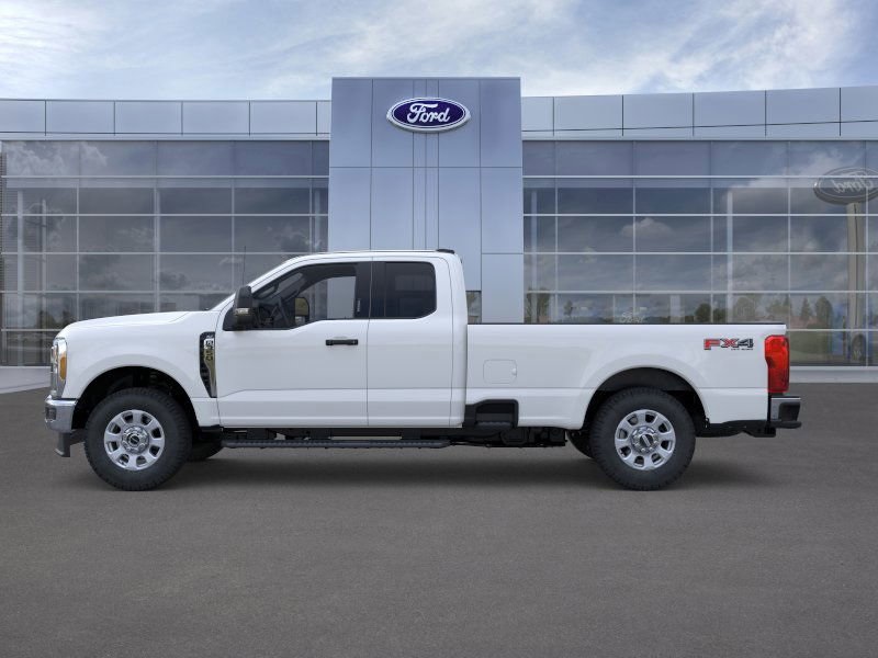 2025 Ford F-350 XLT photo 3