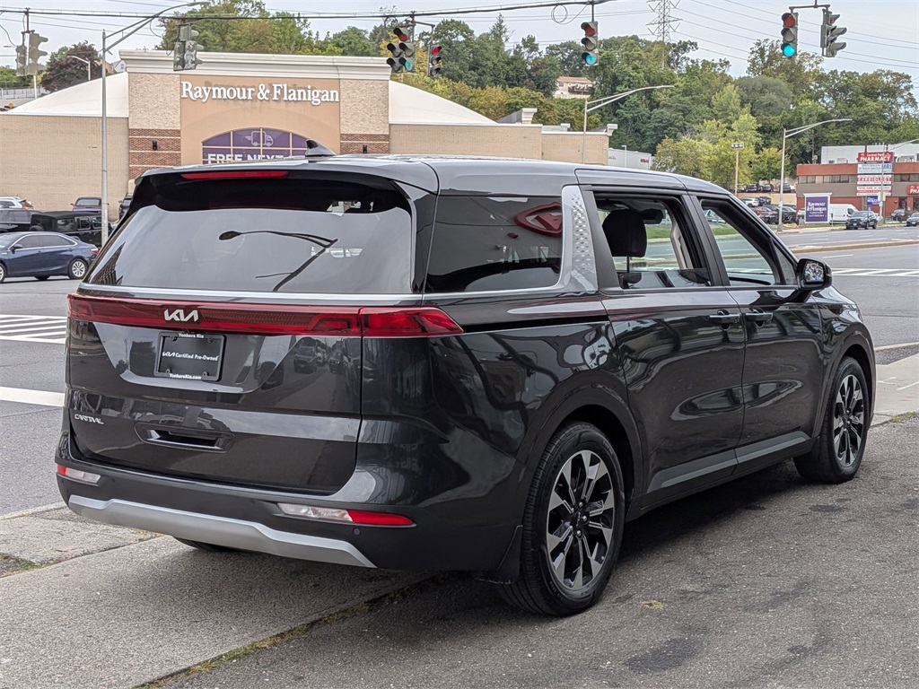 2024 Kia Carnival EX photo 3
