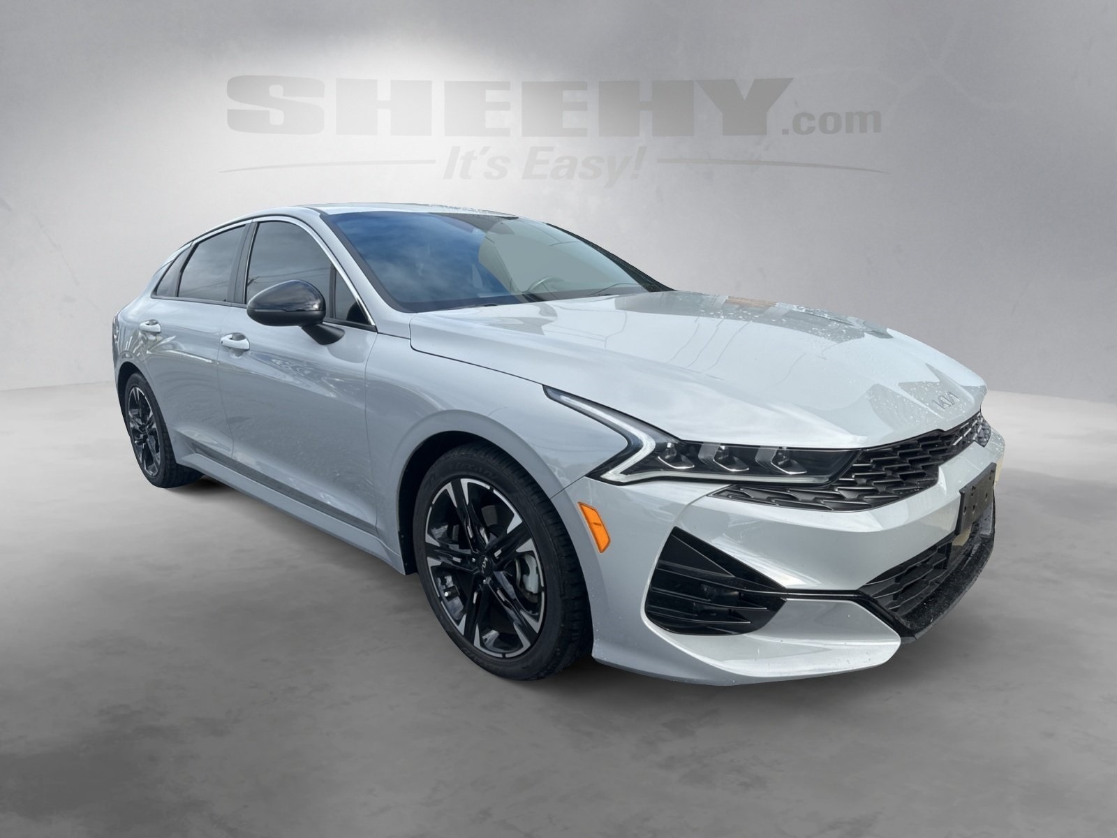 2024 Kia K5 GT-Line photo 2