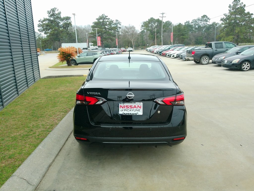 2025 Nissan Versa S photo 3