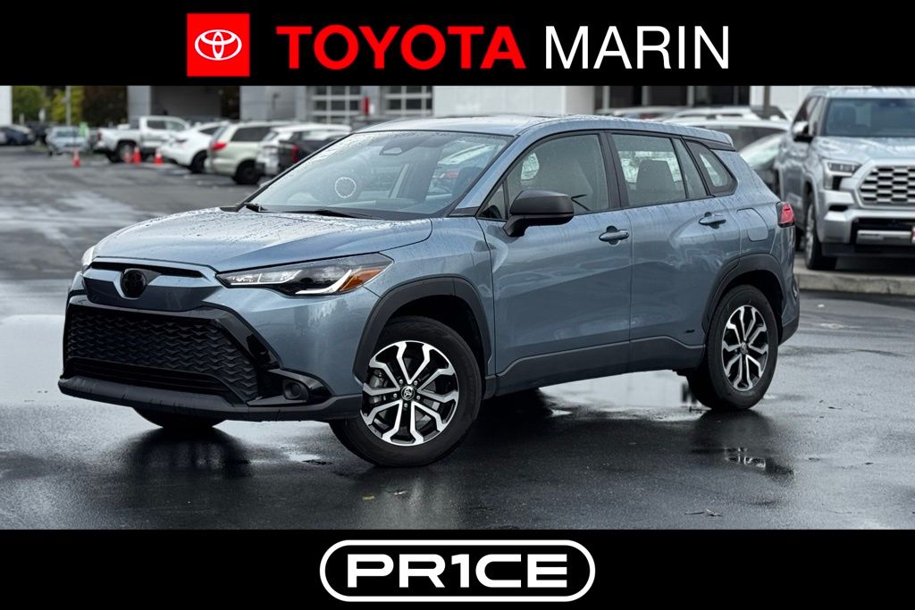 2023 Toyota Corolla Cross S's photo