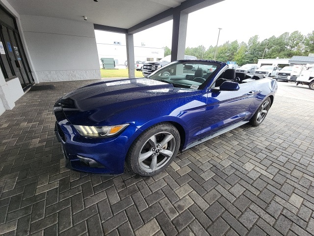 2016 Ford Mustang V6 Convertible photo 6