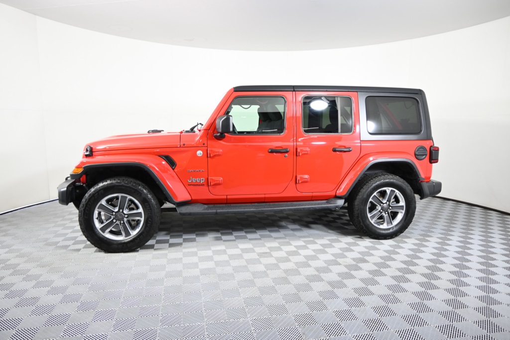 Used 2019 Jeep Wrangler Unlimited Sahara with VIN 1C4HJXEN0KW583165 for sale in Forest Lake, Minnesota