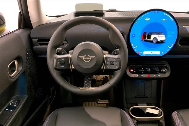 2025 Mini Cooper Signature photo 3