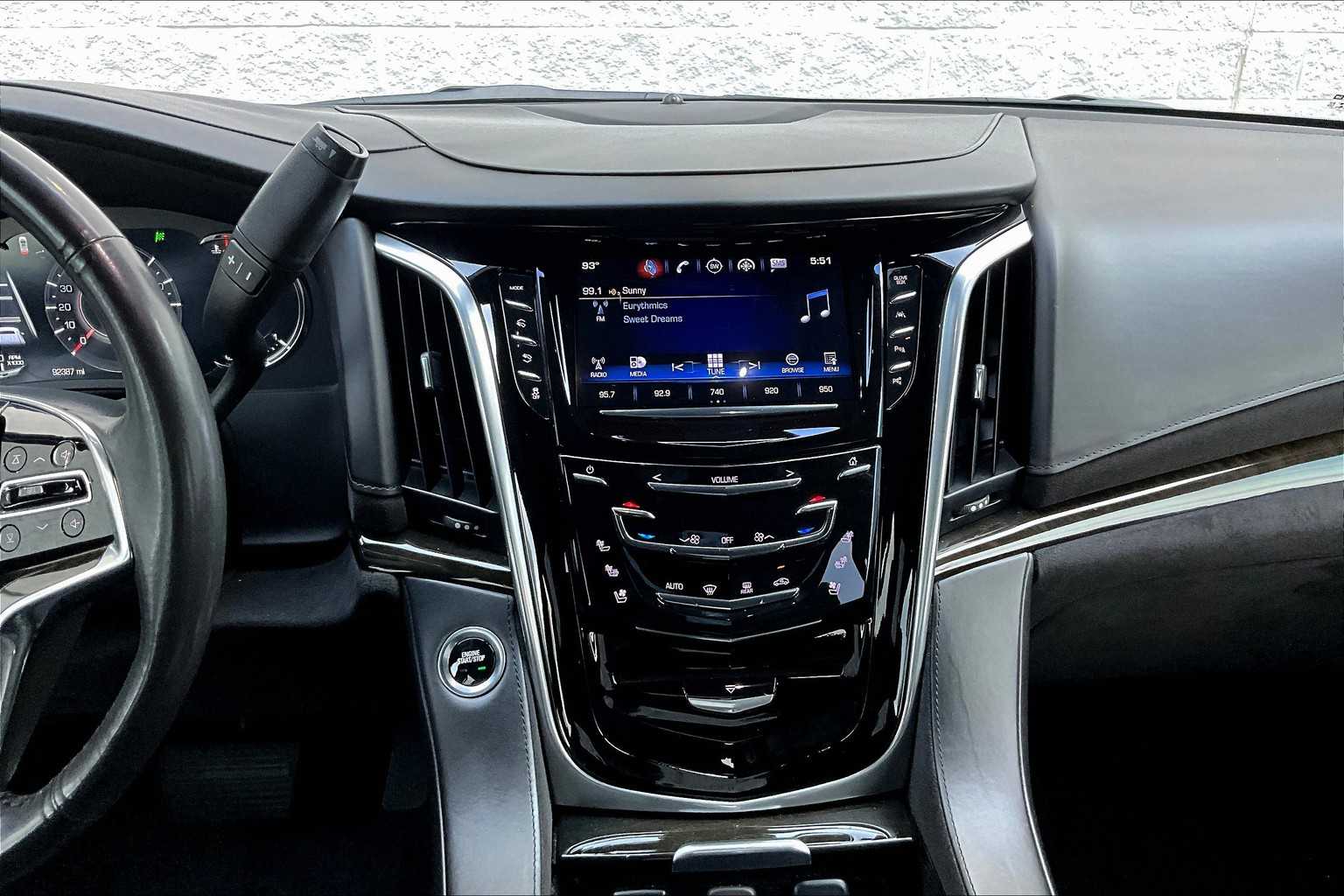 2020 Cadillac Escalade Platinum photo 6