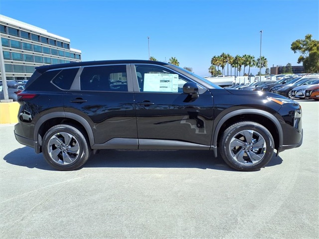 2026 Nissan Rogue SV photo 4
