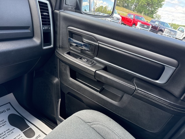 2022 Ram 1500 Classic Warlock photo 29