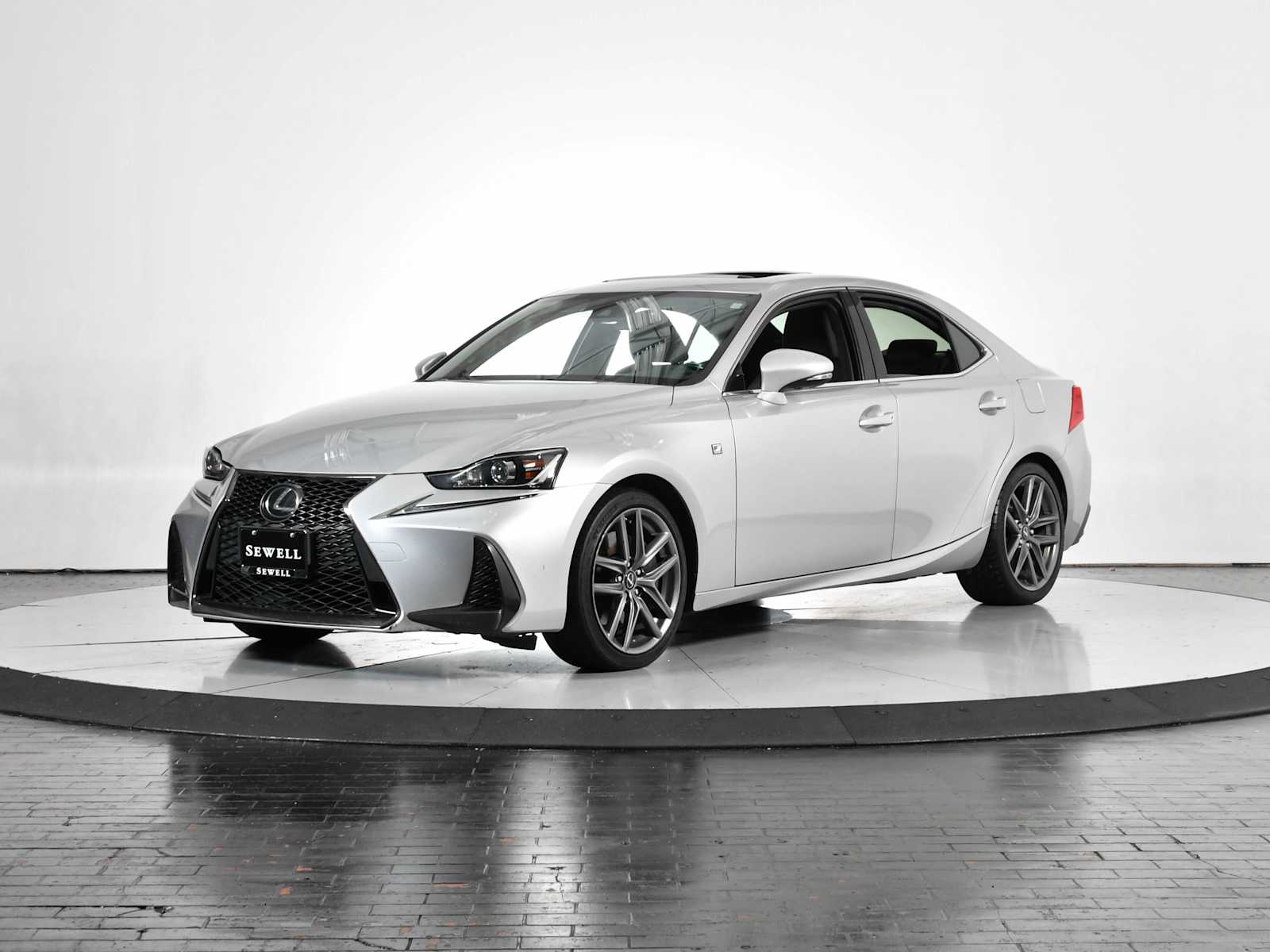 2017 Lexus IS 200t's photo