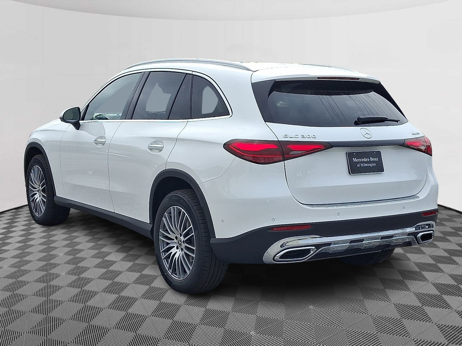 2026 Mercedes Benz GLC 300 4MATIC photo 2