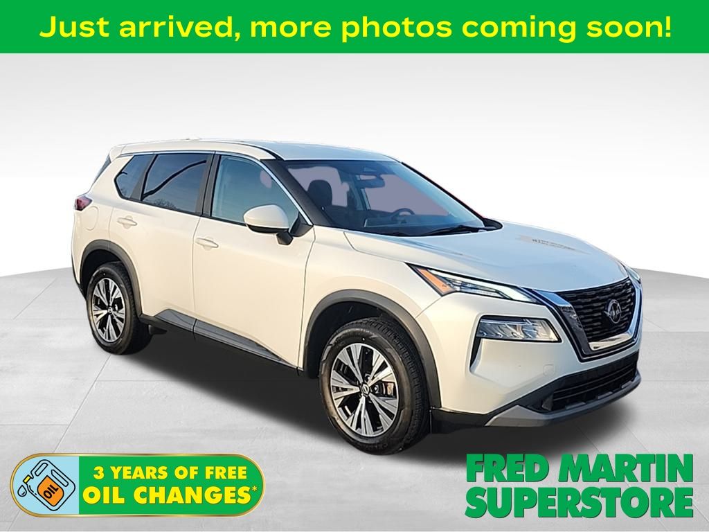 2023 Nissan Rogue SV's photo