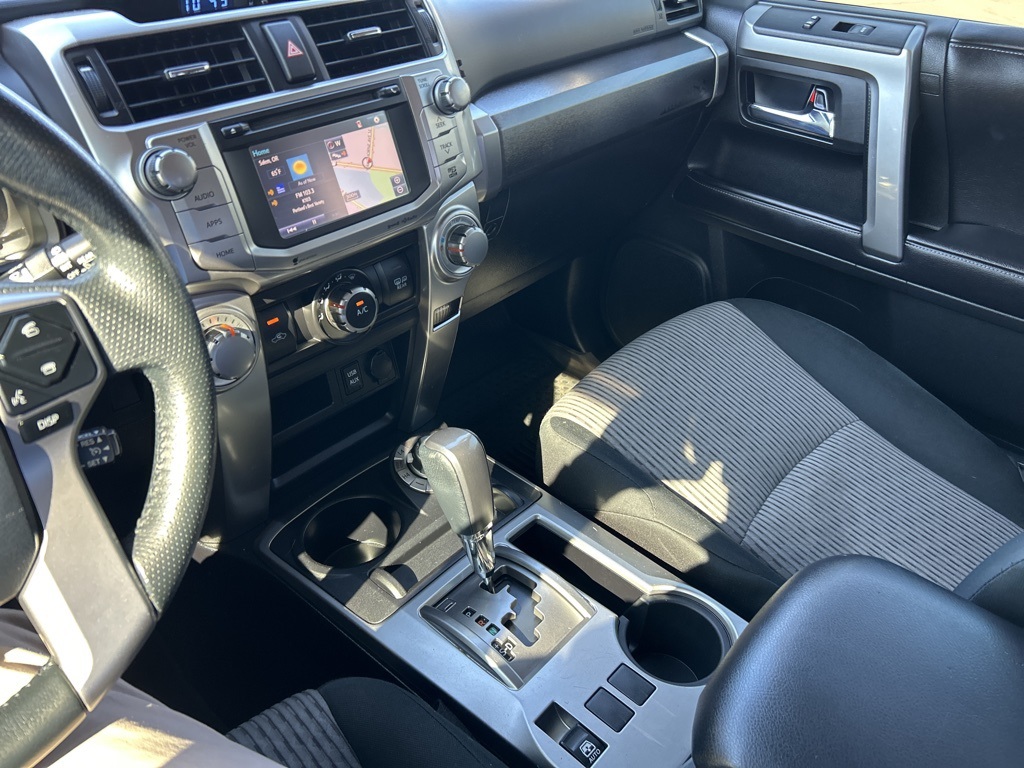 2016 Toyota 4Runner SR5 photo 15