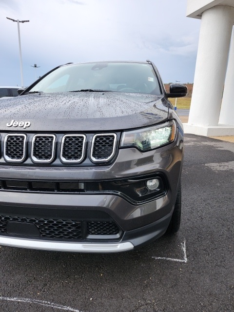 2024 Jeep Compass Limited photo 4