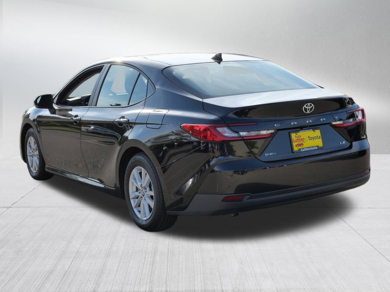 2025 Toyota Camry LE photo 5
