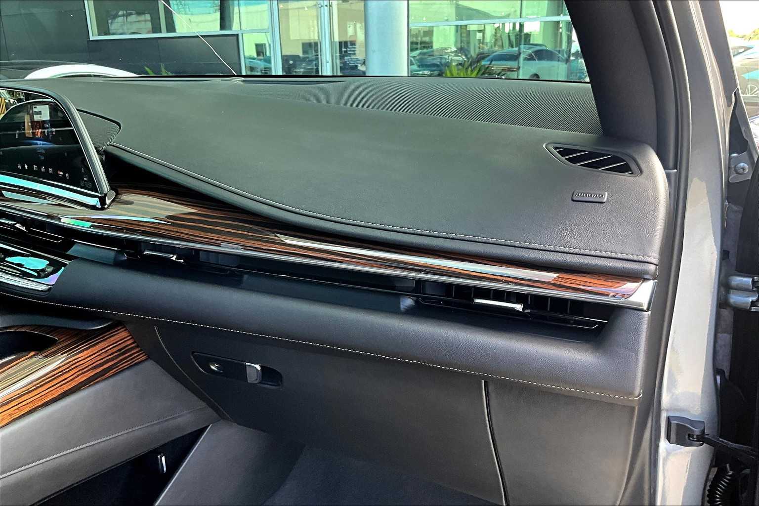 2021 Cadillac Escalade Premium Luxury photo 13