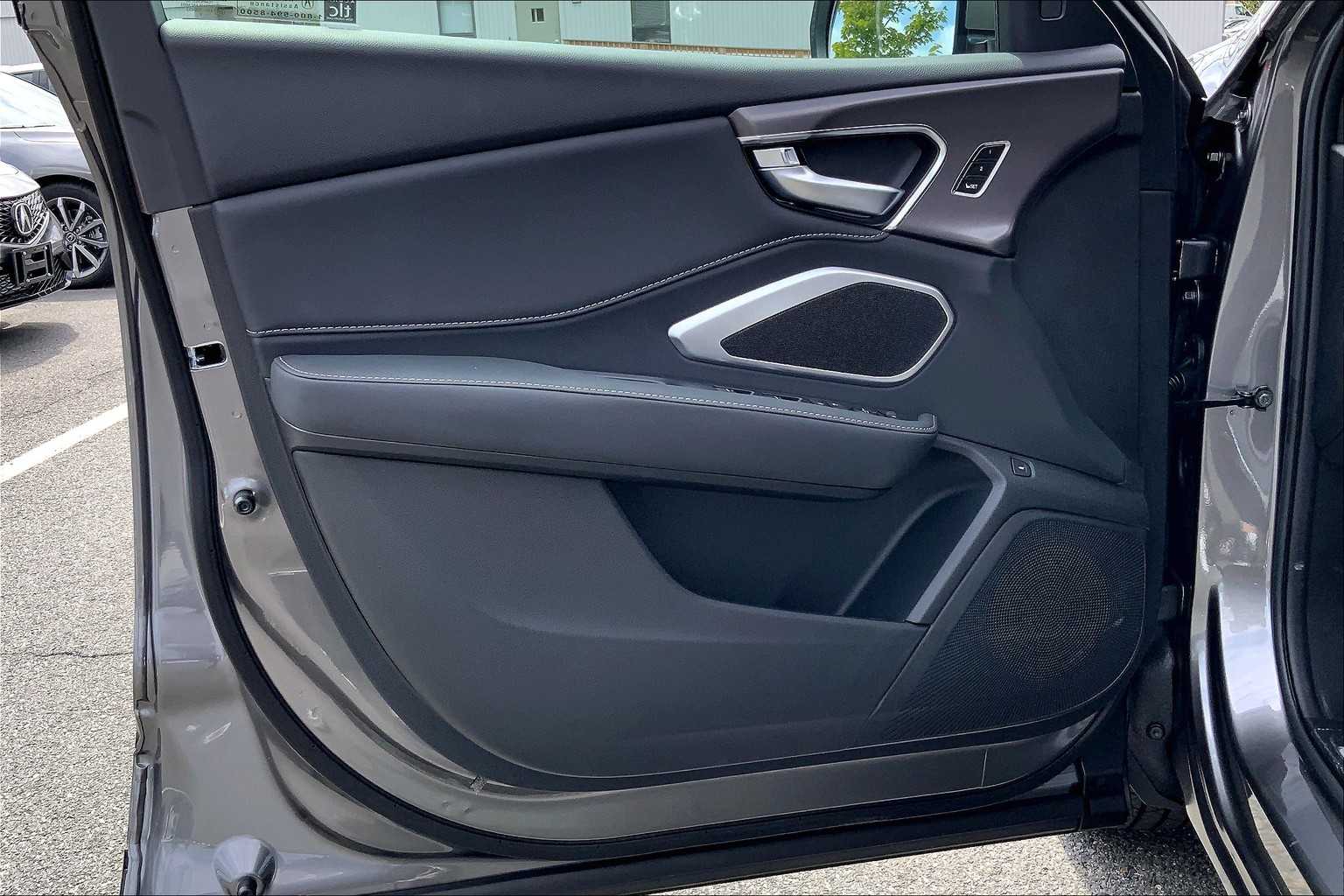2025 Acura RDX Base photo 12