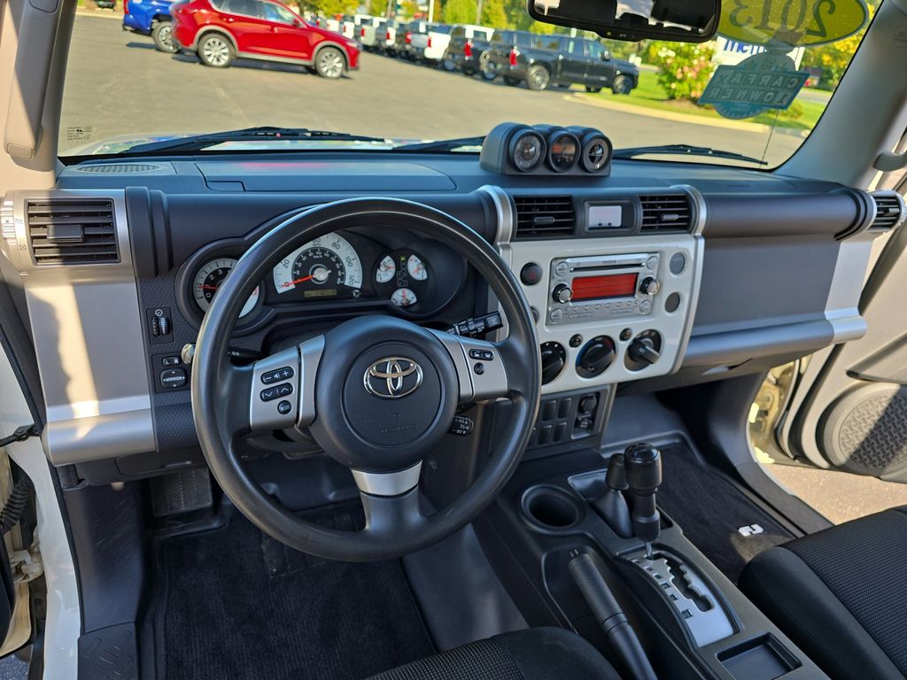 2013 Toyota FJ Cruiser Base photo 15