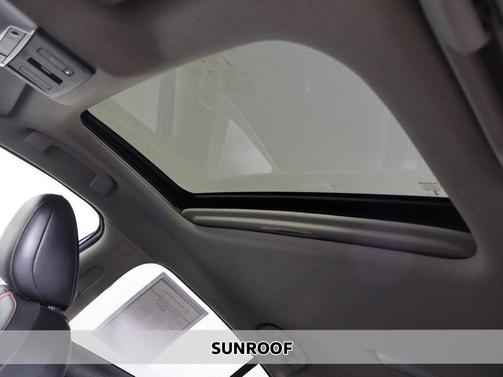 2025 Nissan Sentra SR photo 3