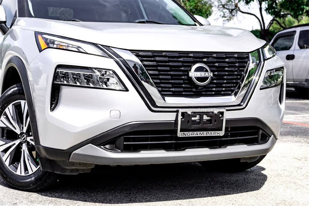2023 Nissan Rogue SV photo 3