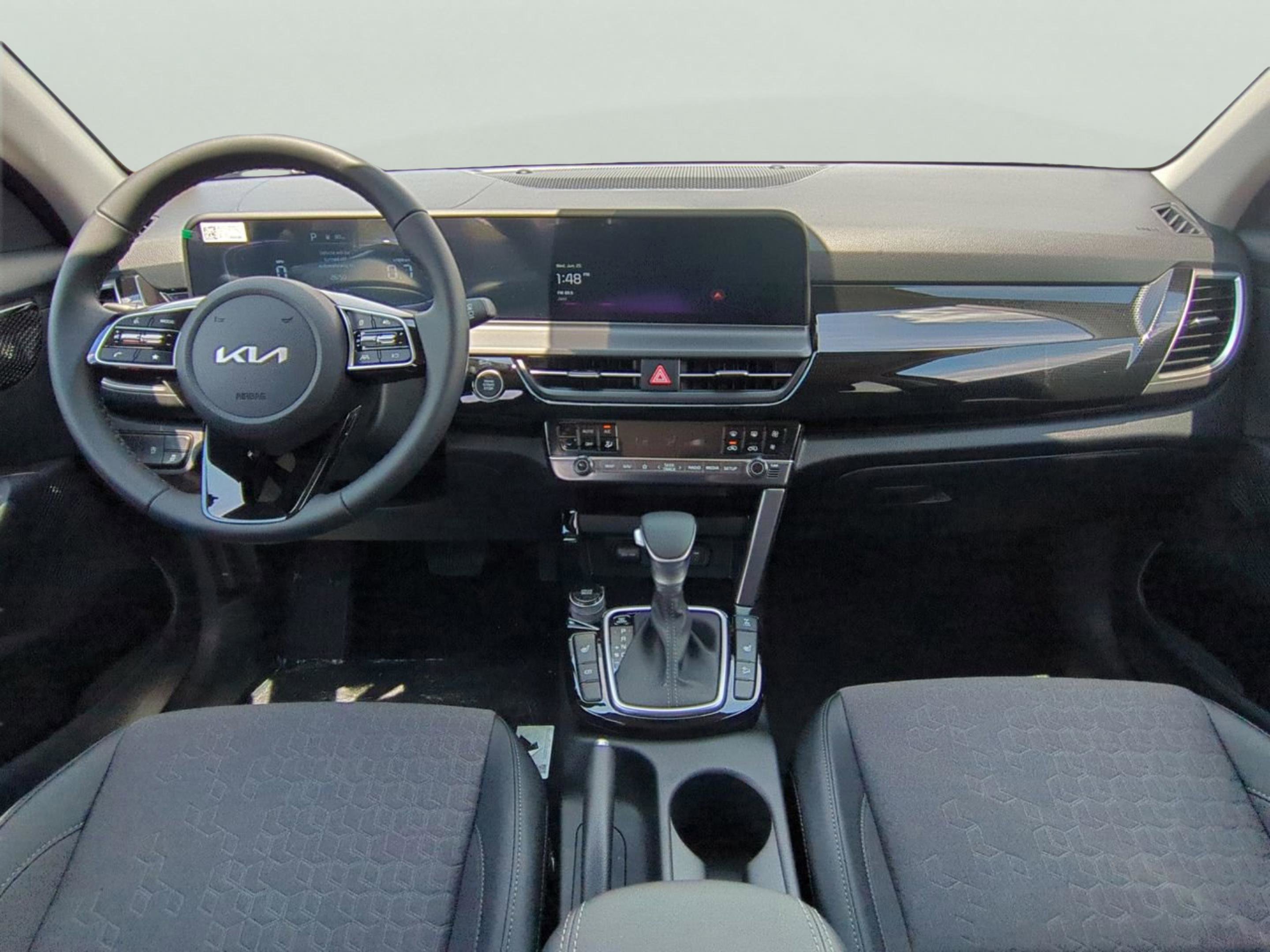 2025 Kia Seltos S photo 12
