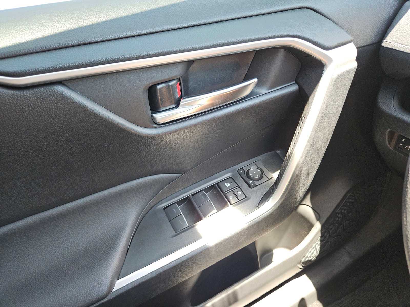 Used 2024 Ice Cap Toyota XLE image 24