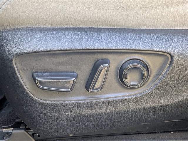 2022 Toyota Sienna XLE photo 18