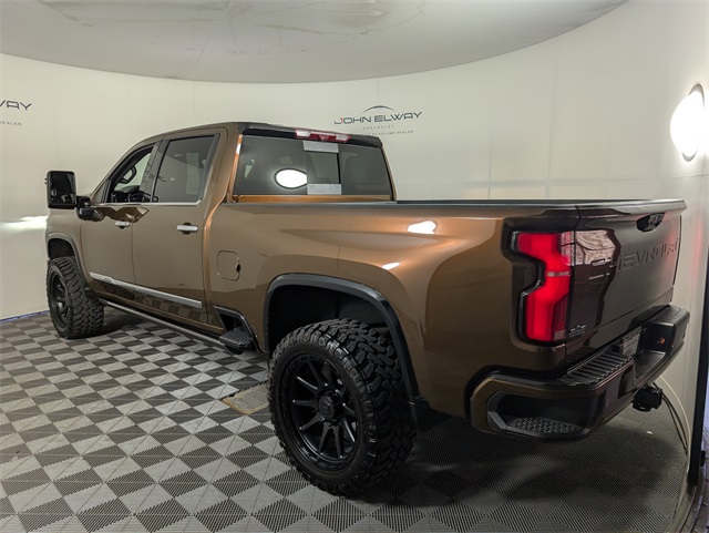 2025 Chevrolet Silverado 2500HD High Country photo 3