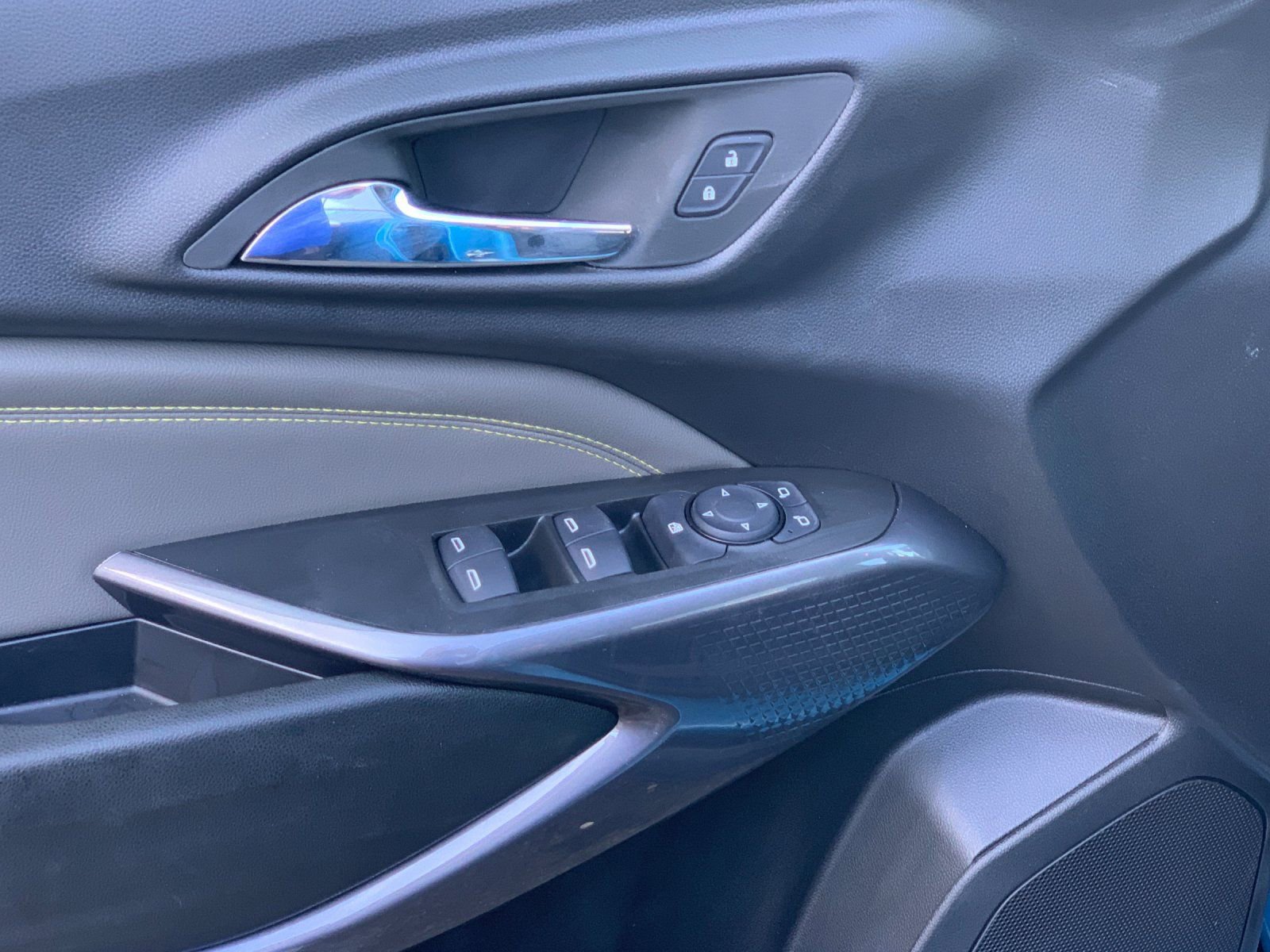 2025 Chevrolet Trax ACTIV photo 12