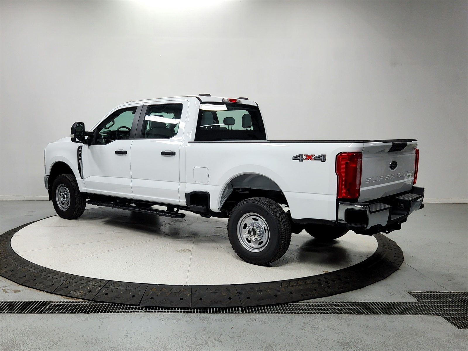 2025 Ford F-250 XL photo 3