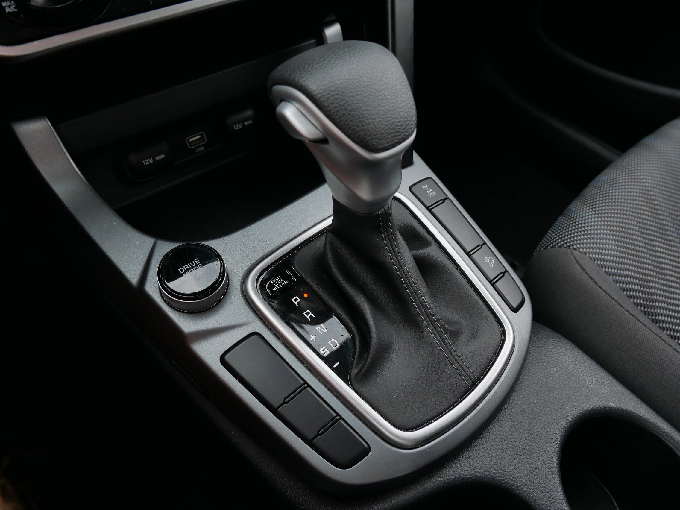 2023 Kia Seltos LX photo 21