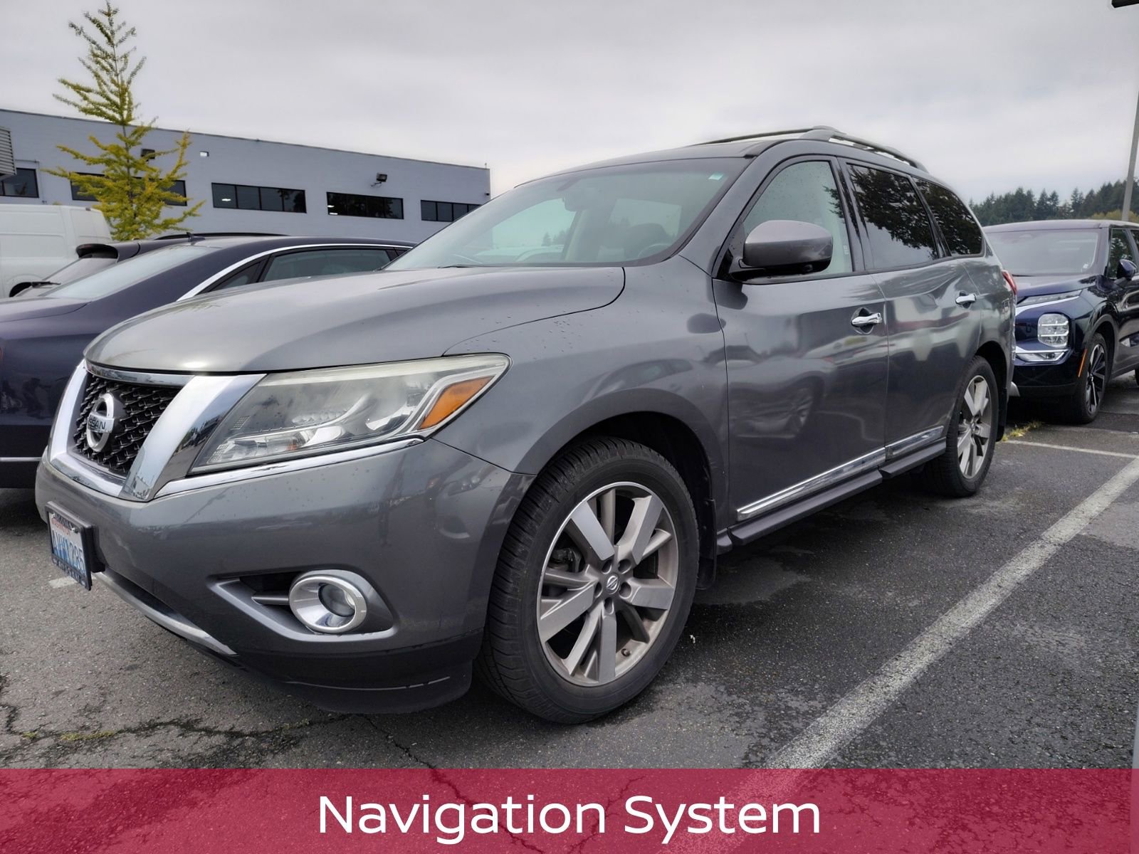 2015 Nissan Pathfinder Platinum photo 3