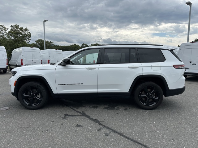 2023 Jeep Grand Cherokee Altitude photo 4