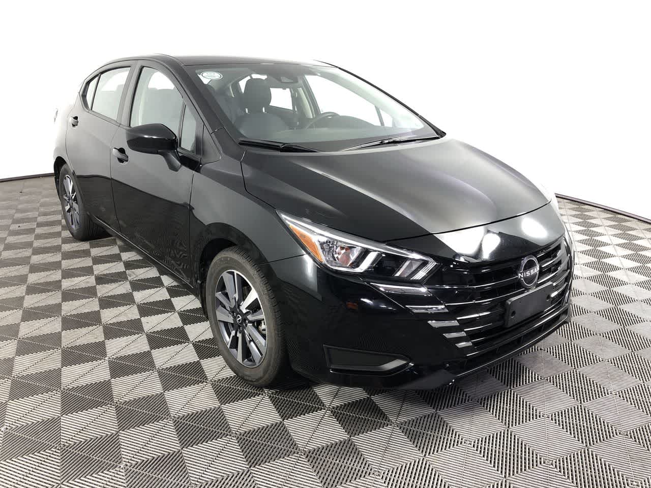 2024 Nissan Versa SV photo 2