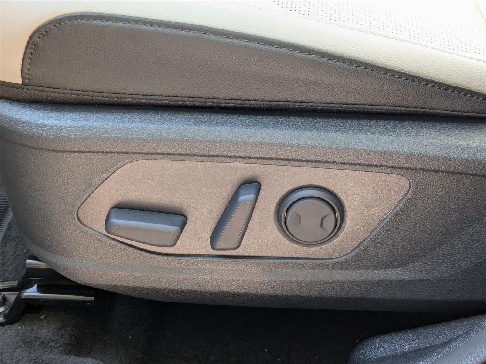2026 Kia Sportage EX photo 13